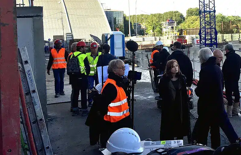 Isabelle Huppert sur le tournage du film "Happy End" de Michael Haneke, dans les Docks de Saint-Ouen - Octobre 2016